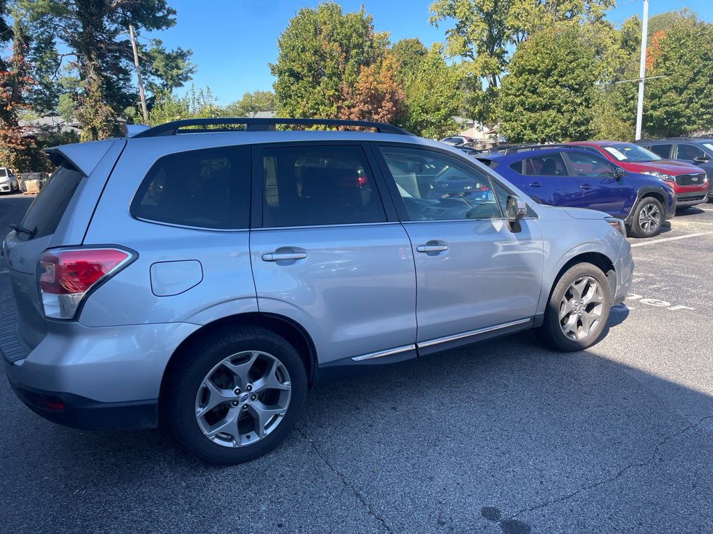 Used 2017 Subaru Forester 2.5i Touring AWD/4WD image 6