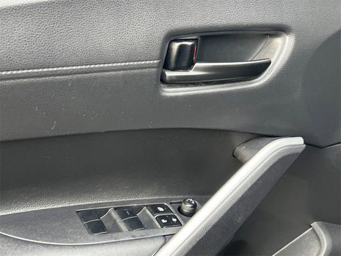 Used 2023 Toyota Corolla Cross LE image 19