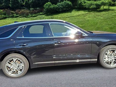 Used 2025 Genesis GV70 2.5T Advanced w/ Advanced Package image 9