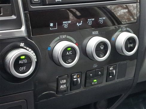 Used 2019 Toyota Sequoia Limited w/ Safety & Convenience Package image 18