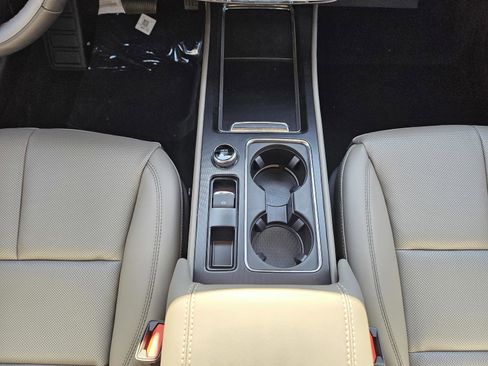 New 2026 Lincoln Corsair Premiere image 19