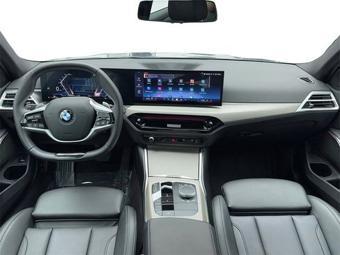 Used 2025 BMW 330i Sedan image 10