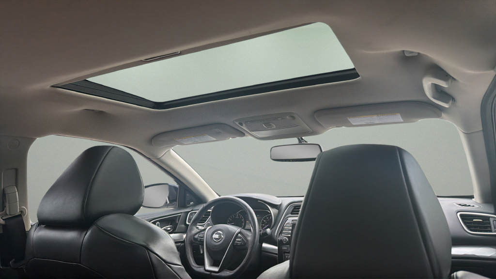 Used 2018 Nissan Maxima SR w/ Interior Lighting Package FWD image 13