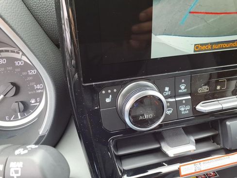 New 2026 Toyota Highlander XLE image 15