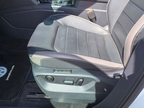 Used 2022 Volkswagen Atlas SEL Premium image 15