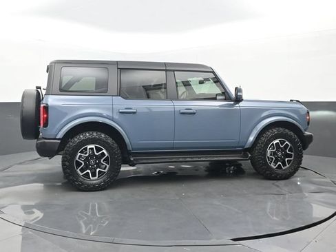Used 2025 Ford Bronco Outer Banks AWD/4WD image 2
