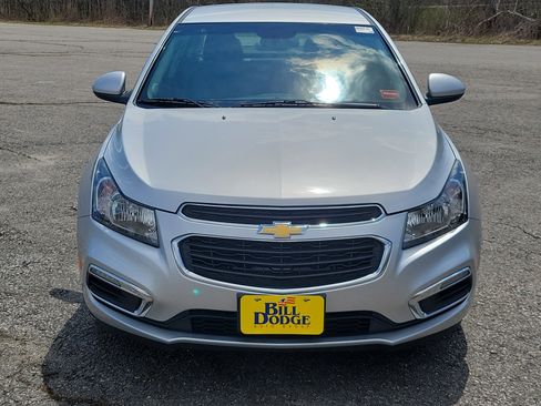 Used 2015 Chevrolet Cruze LT FWD image 2