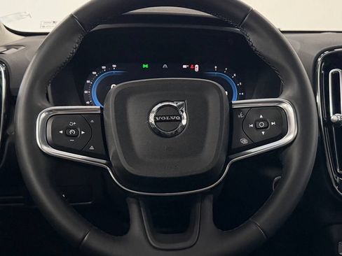 Used 2023 Volvo XC40 B5 Plus w/ Driver Assist Package AWD/4WD image 16
