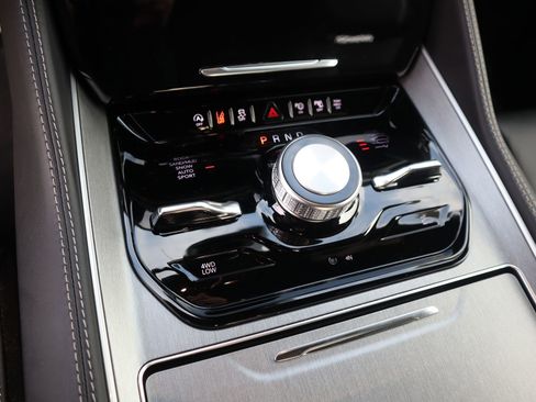 New 2026 Jeep Grand Wagoneer 4WD image 9