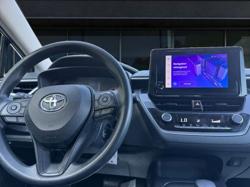 Used 2024 Toyota Corolla LE image 3