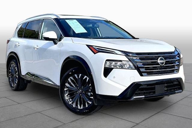 Certified 2025 Nissan Rogue Platinum w/ Platinum Premium Package FWD image 3