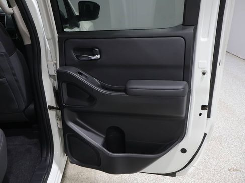 Used 2024 Nissan Frontier SV AWD/4WD image 20