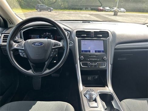 Used 2020 Ford Fusion SE image 14