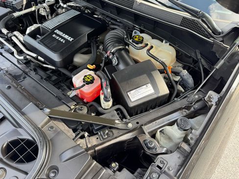 Used 2021 Chevrolet Silverado 1500 LTZ image 24