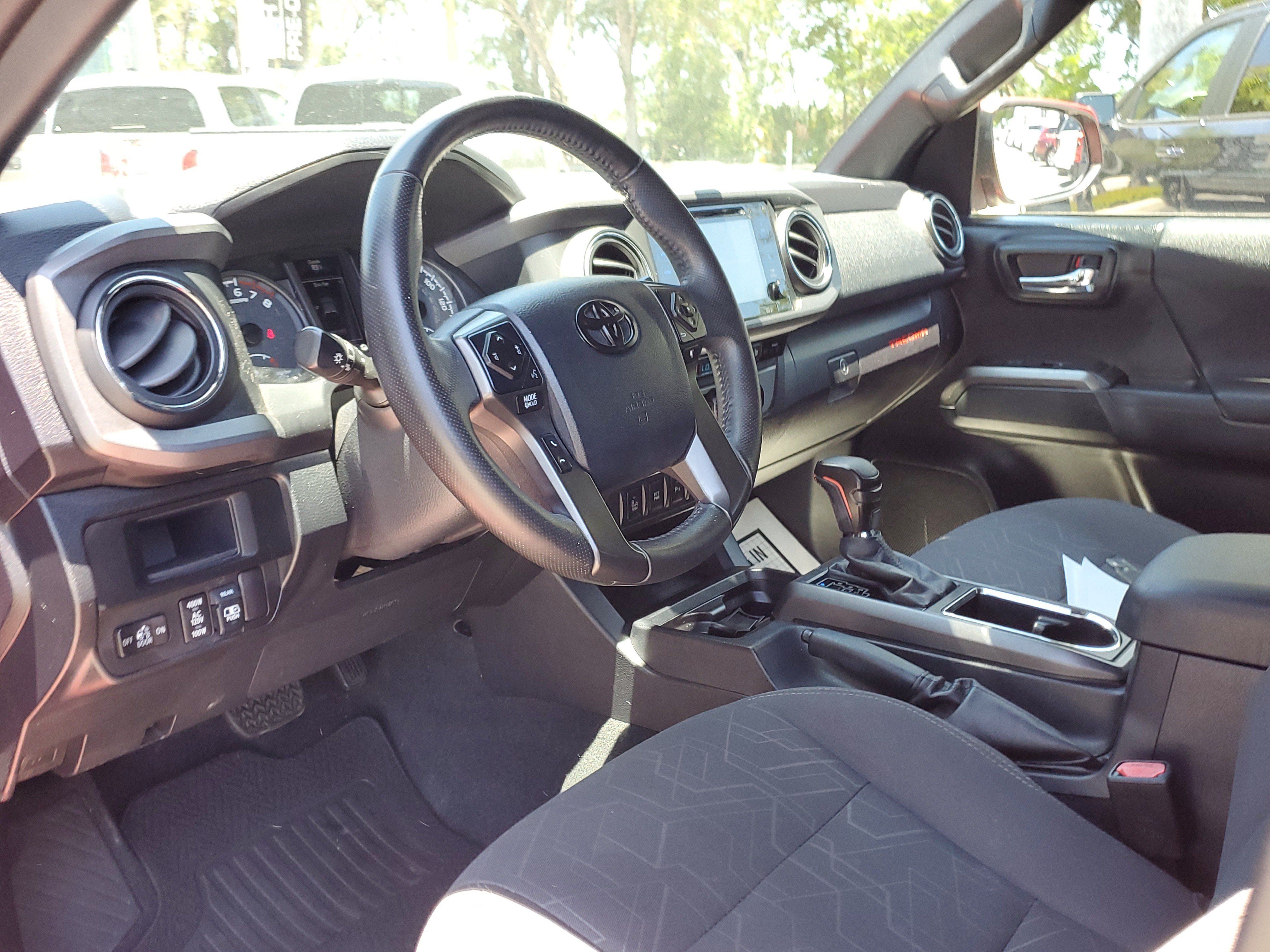 Used 2017 Toyota Tacoma TRD Sport w/ Premium & Technology Package RWD image 14