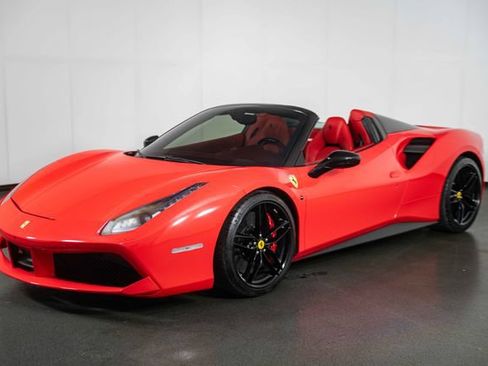 Used 2018 Ferrari 488 Spider RWD image 4