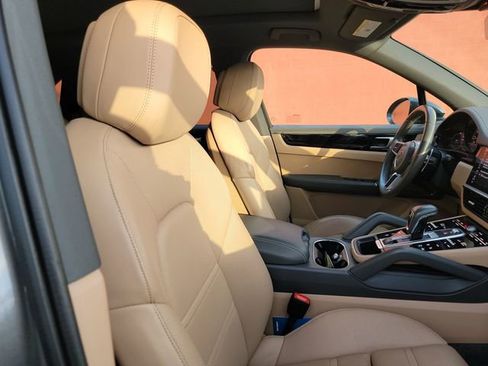 Used 2021 Porsche Cayenne S image 27