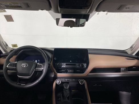Used 2025 Toyota Grand Highlander Platinum image 29