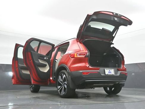 Used 2023 Volvo XC40 B5 Plus w/ Protection Package Premier image 46