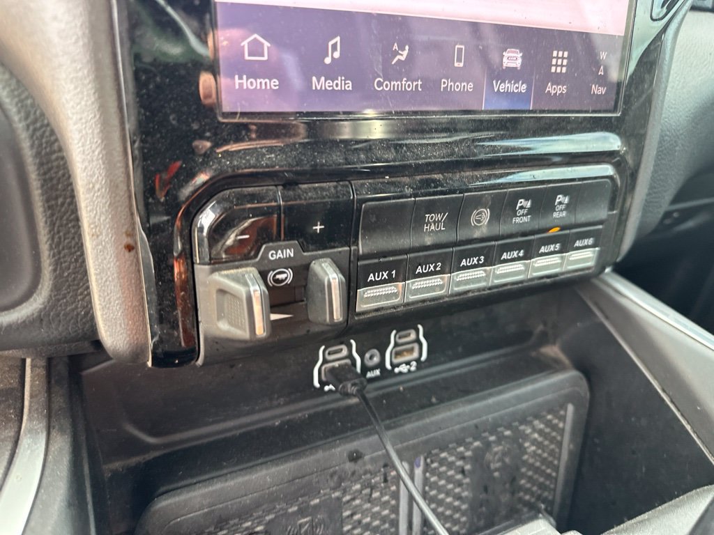 Used 2025 RAM 3500 Big Horn AWD/4WD image 7