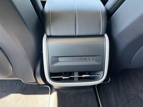 Used 2024 Lincoln Nautilus Premier image 14