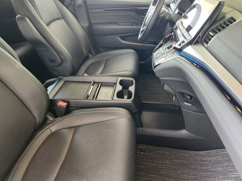 Used 2024 Honda Odyssey Touring image 13