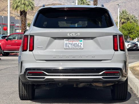 Used 2022 Kia Sorento SX AWD/4WD image 4