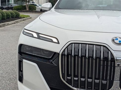 New 2025 BMW 740i image 11