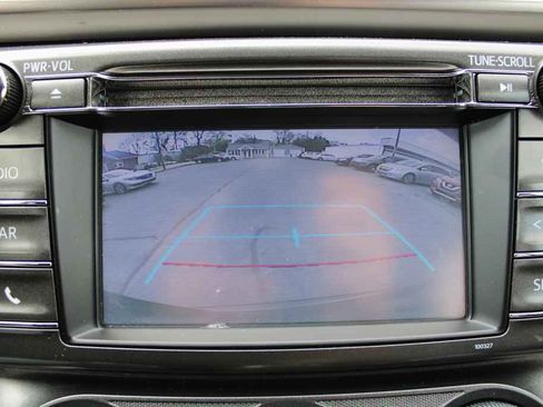 Used 2015 Toyota RAV4 LE image 13