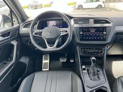 Certified 2023 Volkswagen Tiguan SE R-Line image 7