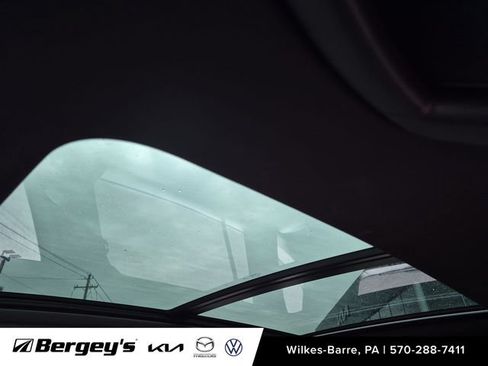 Certified 2022 Volkswagen Tiguan SE R-Line AWD/4WD image 22