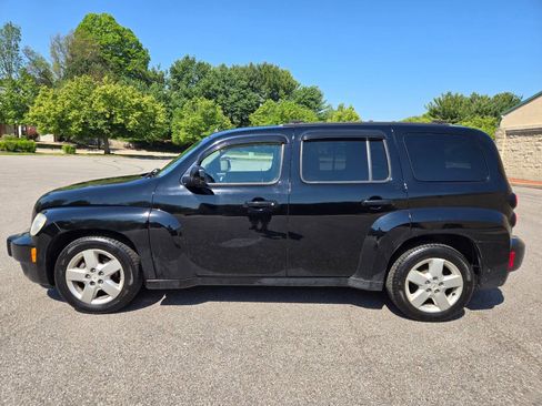 Used 2010 Chevrolet HHR LT FWD image 4