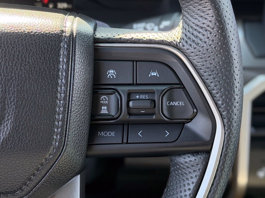 Used 2025 Toyota Tacoma SR5 AWD/4WD image 11