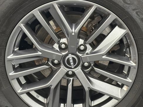 Used 2023 Nissan Rogue S AWD/4WD image 9
