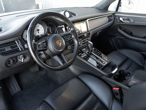 Used 2022 Porsche Macan GTS image 4