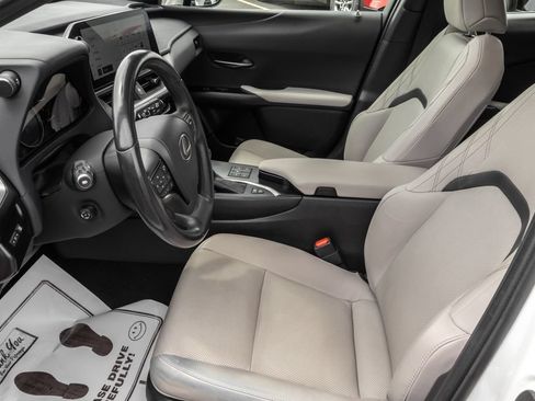 Used 2023 Lexus UX 250h AWD w/ Accessory Package (Z1) image 14