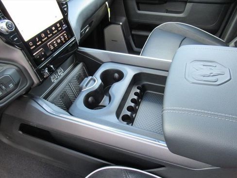 New 2026 RAM 3500 Laramie AWD/4WD image 20