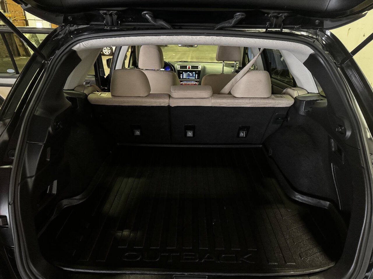Used 2017 Subaru Outback 2.5i Premium AWD/4WD image 13