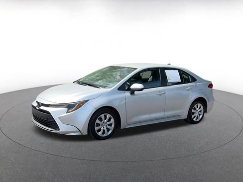 Used 2025 Toyota Corolla LE image 8