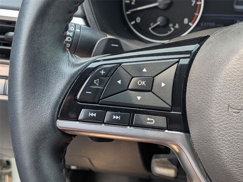 Used 2020 Nissan Altima 2.5 SR w/ Premium Package FWD image 18