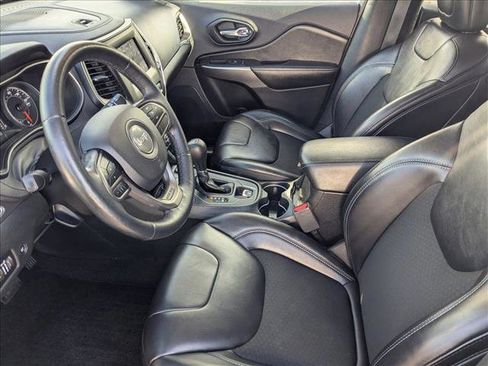 Used 2019 Jeep Cherokee Latitude Plus w/ Comfort/Convenience Group image 15