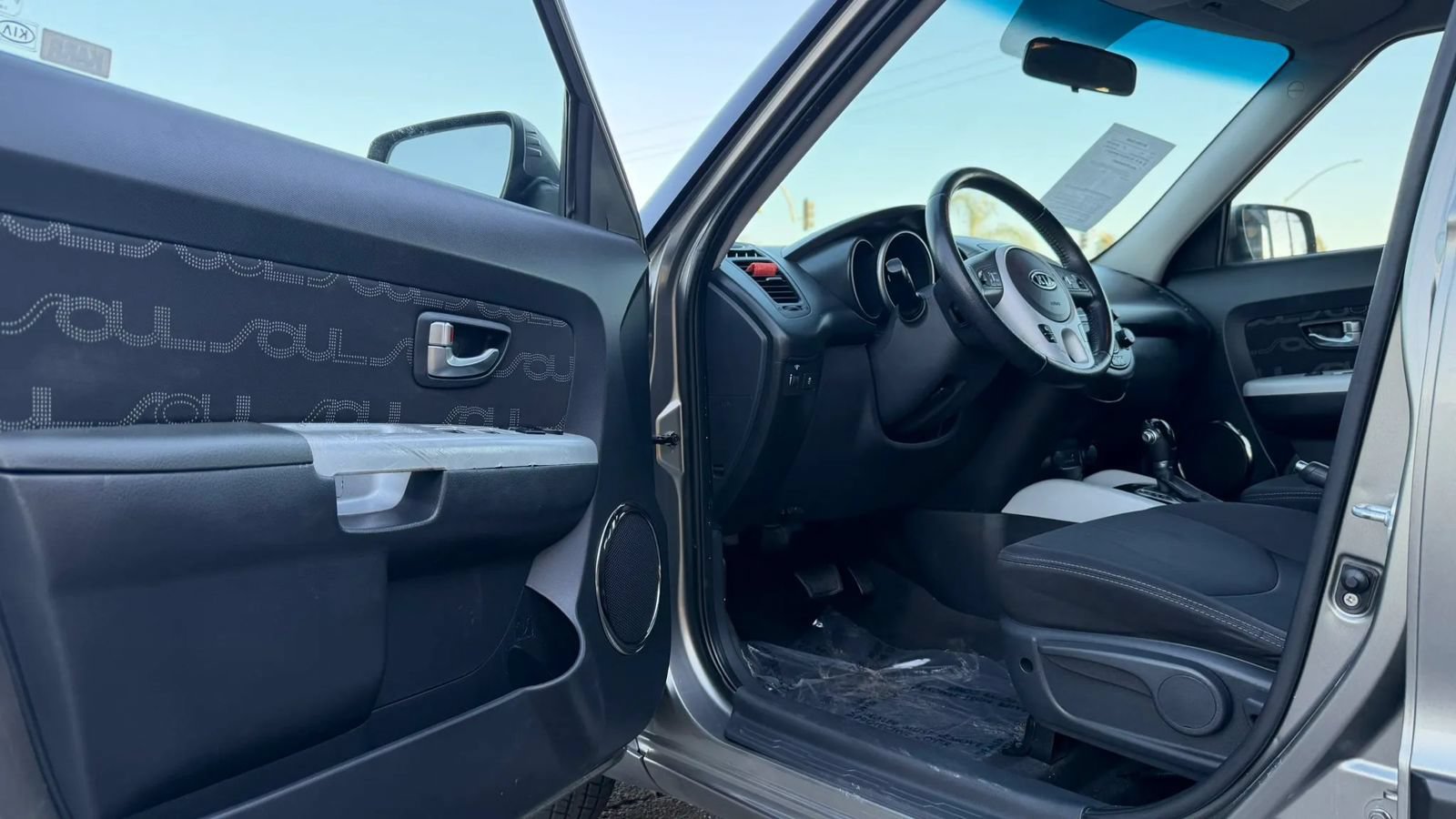 Used 2012 Kia Soul + FWD image 9