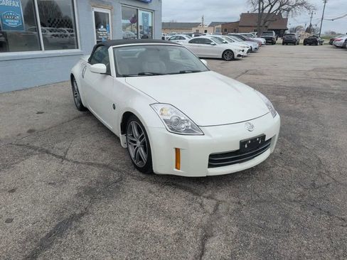 Used 2007 Nissan 350Z Touring RWD image 5