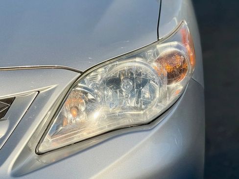 Used 2013 Toyota Corolla LE Special Edition image 22