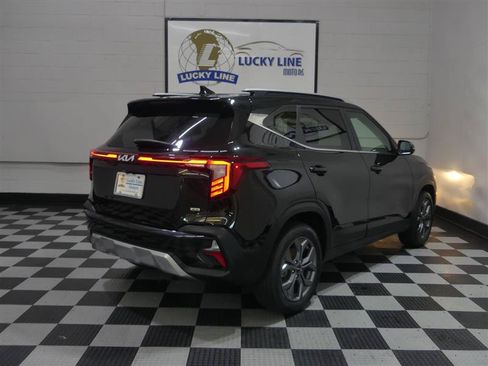 Used 2024 Kia Seltos S AWD/4WD image 10