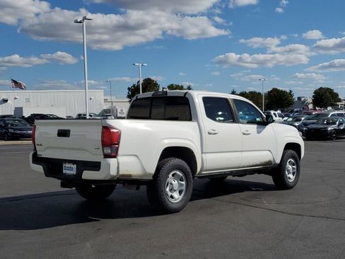 Used 2019 Toyota Tacoma SR image 6