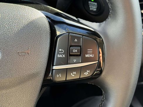 Used 2022 Ford Escape SE w/ SE Sport Appearance Package image 19