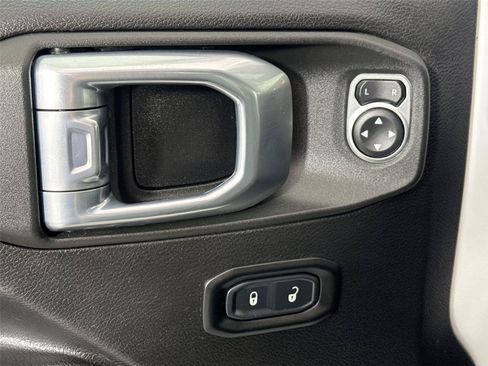 Used 2021 Jeep Wrangler Unlimited Rubicon AWD/4WD image 25