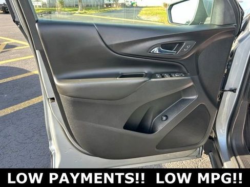 Used 2023 Chevrolet Equinox LT image 12