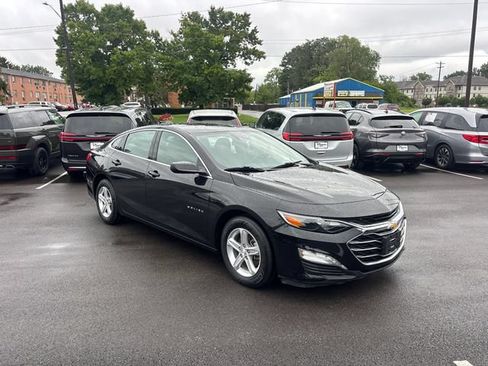 Used 2024 Chevrolet Malibu LT FWD image 2